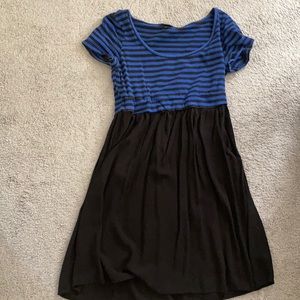 Fall flouncy dress fitted on top... with POCKETS!